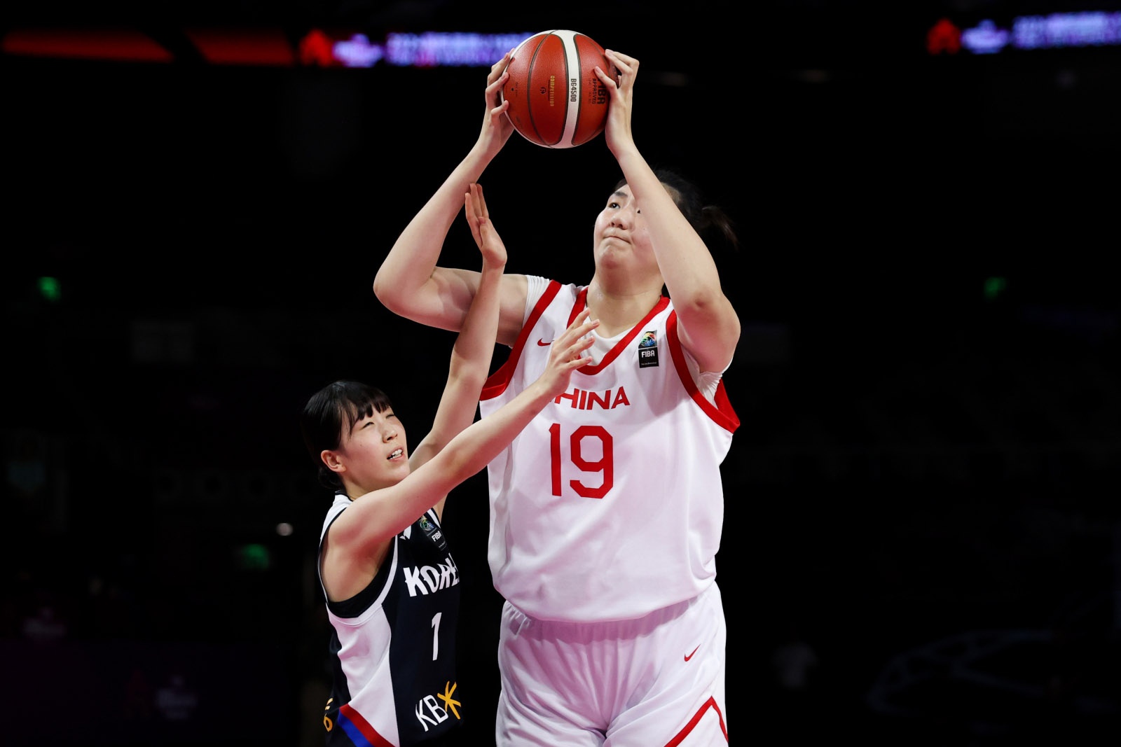  张子宇25投仅17中爆砍34分16板5助！U18女篮决赛中国对阵澳大利亚